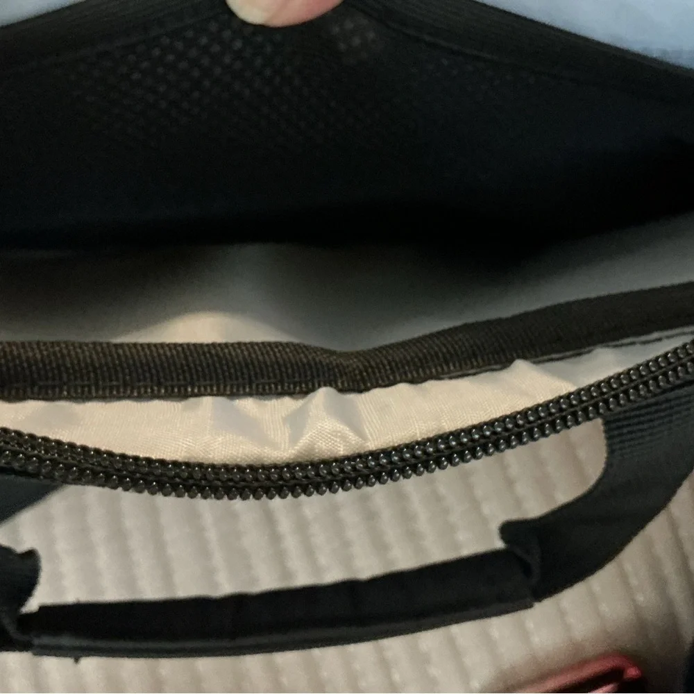 📍NEW—HP Black 15.35” Length Laptop Bag With Shoulder Pad Strap